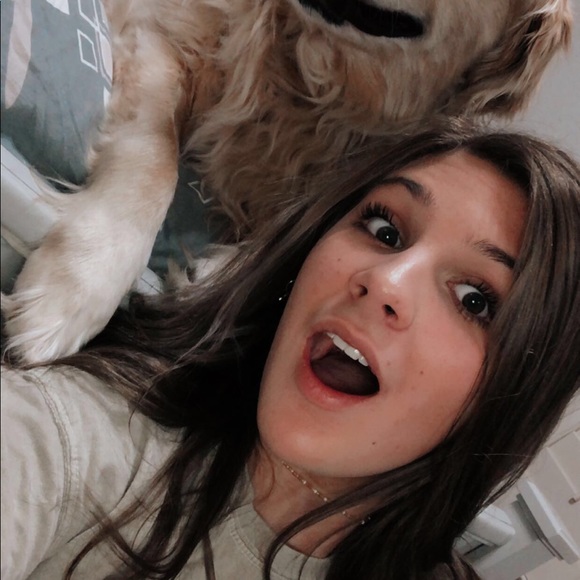 Meet your Posher, Claire - Picture 1 of 1